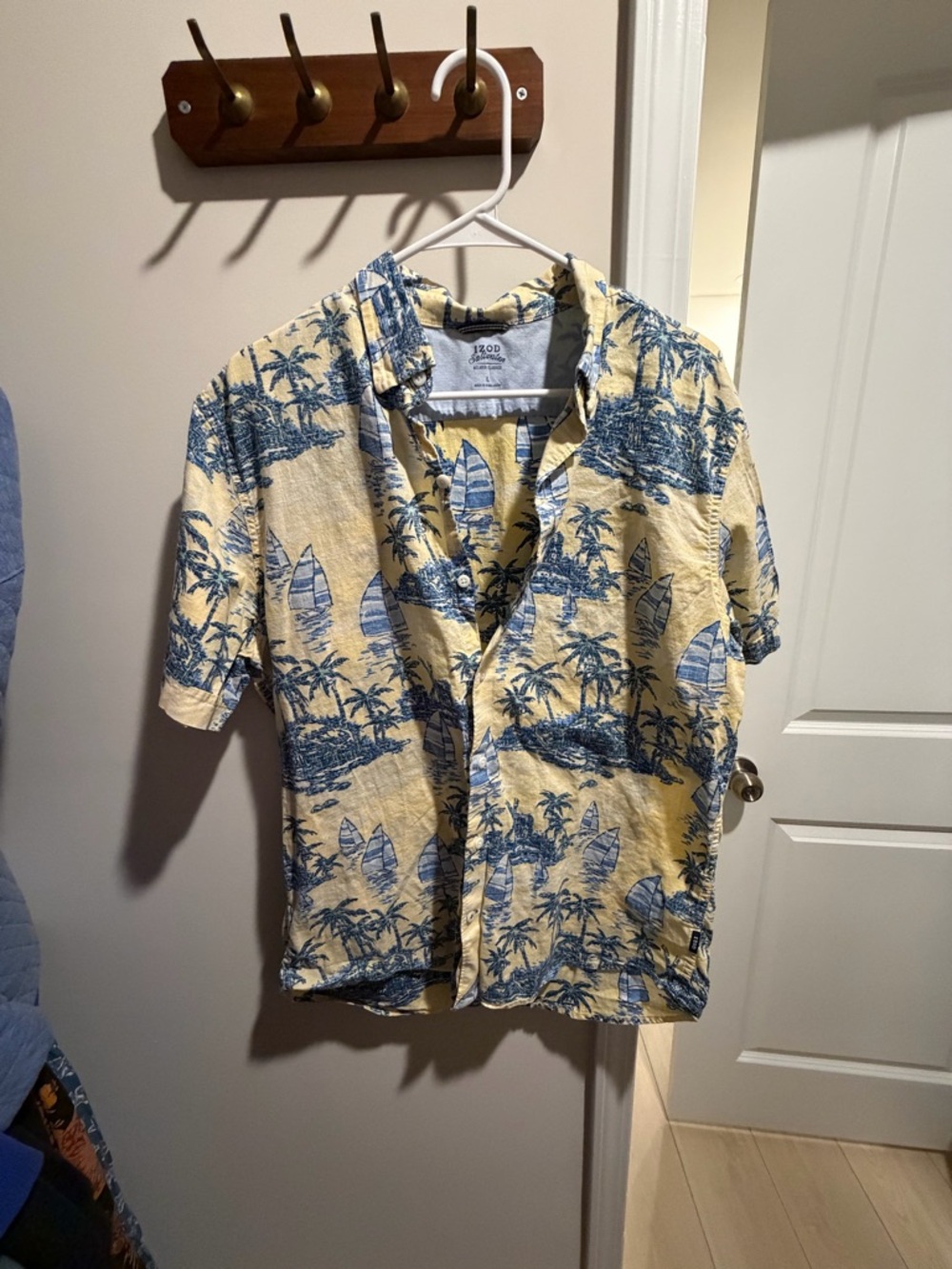 Izod Yellow & Blue Hawaiian Print Short Sleeve Button-Down Shirt